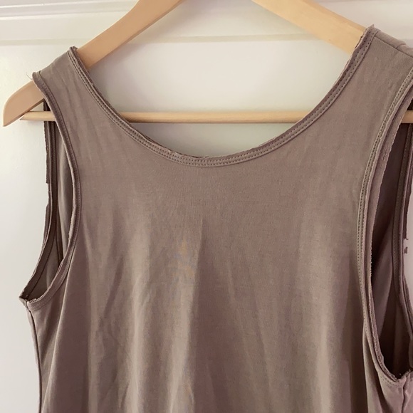 Open Back Tank ☀️ - Picture 2 of 5